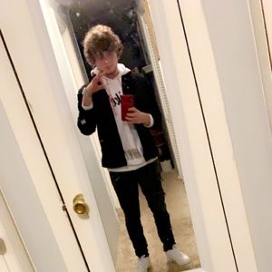 Meet your Posher, Clay